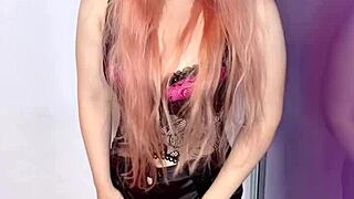 Ligando Con Una Colombiana Tetona S�per Caliente Al Aire Libre En La Piscina