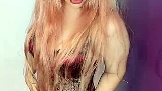 Ligando Con Una Colombiana Tetona S�per Caliente Al Aire Libre En La Piscina