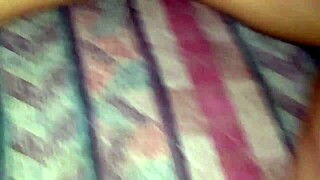 Ihre enge Fotze quillt über vor Geilheit