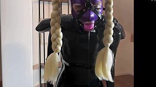 Milf secretary masturbates riskily with sex toy in office