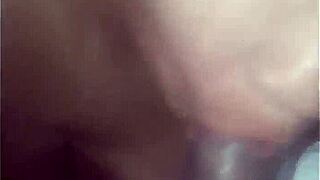 Fangede du den rødhårede cougar-mor der rører sig selv i POV?