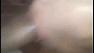 did you catch that ginger cougar mom touching herself in pov?