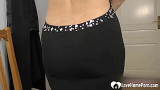 Stick your cock here, papi 😘