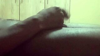 Tang Enjoys a Simple Solo Routine