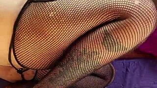 Chubby Queen Twerks Sexily in Raw Style