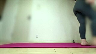 STRETCHING chubby big tits babe TOYED and cummed on in homemade sex