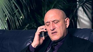 Její špatné chování si zaslouží sexuální trest v části 1, intenzivní!