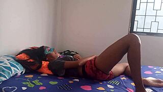 hot latina in colombia transit, loving to touch and explore my saggy tits 😍