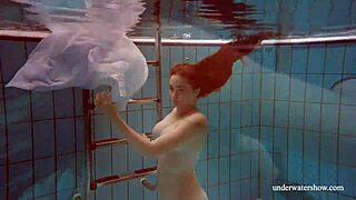 Big Natural Tits Babe Lola Underwater