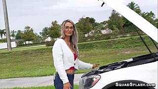 Mandy Rhea sert emmeden sonra iyi bir facial seviyor!