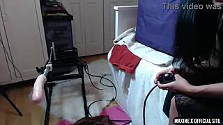 Maxine uses dildo to fuck her big ass.