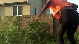 Crazybitch Folds Clothes While Twerking With Dirty Talk 😜