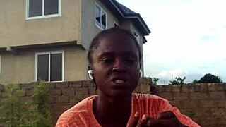 Crazybitch Folds Clothes While Twerking With Dirty Talk 😜