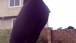 Crazybitch Folds Clothes While Twerking With Dirty Talk 😜