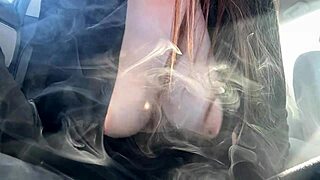 Итальянская милф Артемизия Лав хвастается сочными большими сиськами в горячем соло