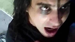 Köle, BDSM Korku Güncellemesinde Teslim Oluyor