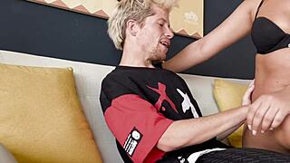 Amateur hot latina fingering her wet pussy with big ass