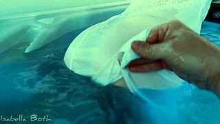 ดูดควยในอ่างน้ำร้อนกลายเป็นเปียกและดุเดือดเร็วๆ