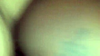 الشرموطة تأخذ أول نيك شرجي في طيزها بنيك عنيف