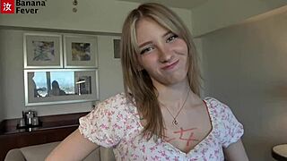 Новый мужской талант студент кончает кремпаем с Мелоди Маркс в японском AMWF кастинге