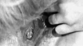 Are these vintage lesbians eating pussy in a threesome?