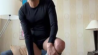 indian fag says, 'i'm exposed now, look at me.'