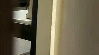 Belinha Seduziu O Aluno Levou Pra Casa E O Corno Filmou Tudo Escondido Na Dispensa