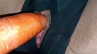 my girlfriend's afternoon movie turned into a cum session 😏