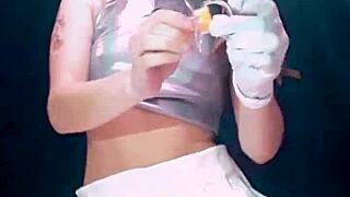 bonneyuwu Minum Pee dari Botol di Video Rumahan