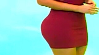 La Belle Femme Aux Gros Seins Est La Plus Désirée De France