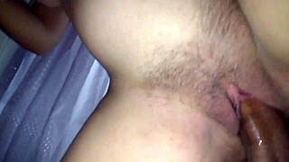 Трахаюсь с быком в ванной, потом перед мужем. Его глаза не могли отвести!