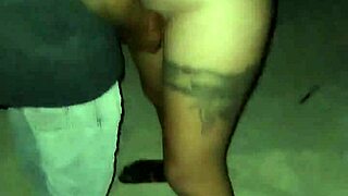 manoseada y exhibida en playa publica.