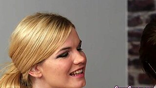 Yo, pogledaj ove CFNM Britanke kako trzaju u vrućoj fetiš akciji! 😜