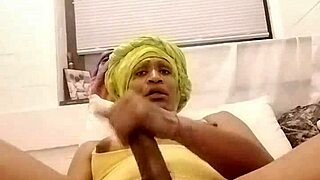 Amateurs in crossdressing fun in the bedroom