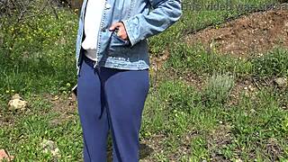 damn! american tourist shocked as saudi sextoy dealer offers used dildo!