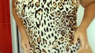 flashing big pussy while masturbating on video call, so tempting