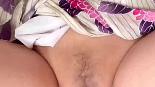 เคยเห็น MILF เอเชียฉีดน้ำแตกจากเครื่องดิลโด้มั้ย?