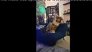 Hotwife Steffi lakuin tarian hippie witch, mau lihat gerakan memek liar aku?