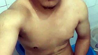 Teen Masturbates To Cumshot