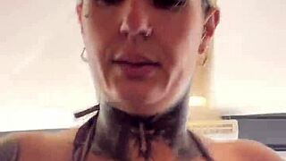 wet pussy exercises in public gym