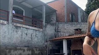 i stay like this all day when the bricklayer is here 😏