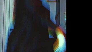 Cewek Cantik Aesthetic Pakai Stoking dan Kulit