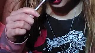 Bonneyuwu enjoys 3.25 lollipops