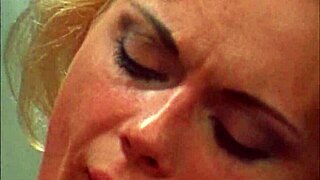 Kelly trump is a dirty career woman 😈