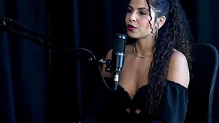 she has certain small things, was a model, gave tips to women and talked to mom about selling content - sweet karolzinha