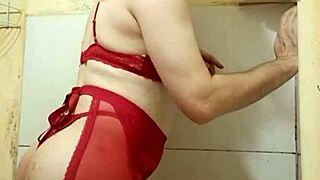 cdzinha de lingerie mostra pintinho sexy