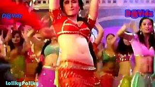 kareena shows her hottest navel in milf style