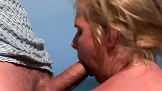 Tarra White Ngentot Panas di Pantai