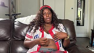 Atlet Olimpik Althea Charles tunjuk kecergasan dalam aksi seks sengit