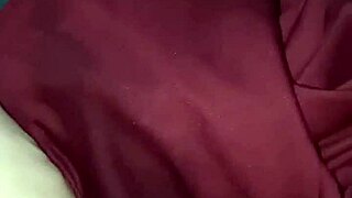 Si riscalda la fica col phon tutta pisciata toilet fetish